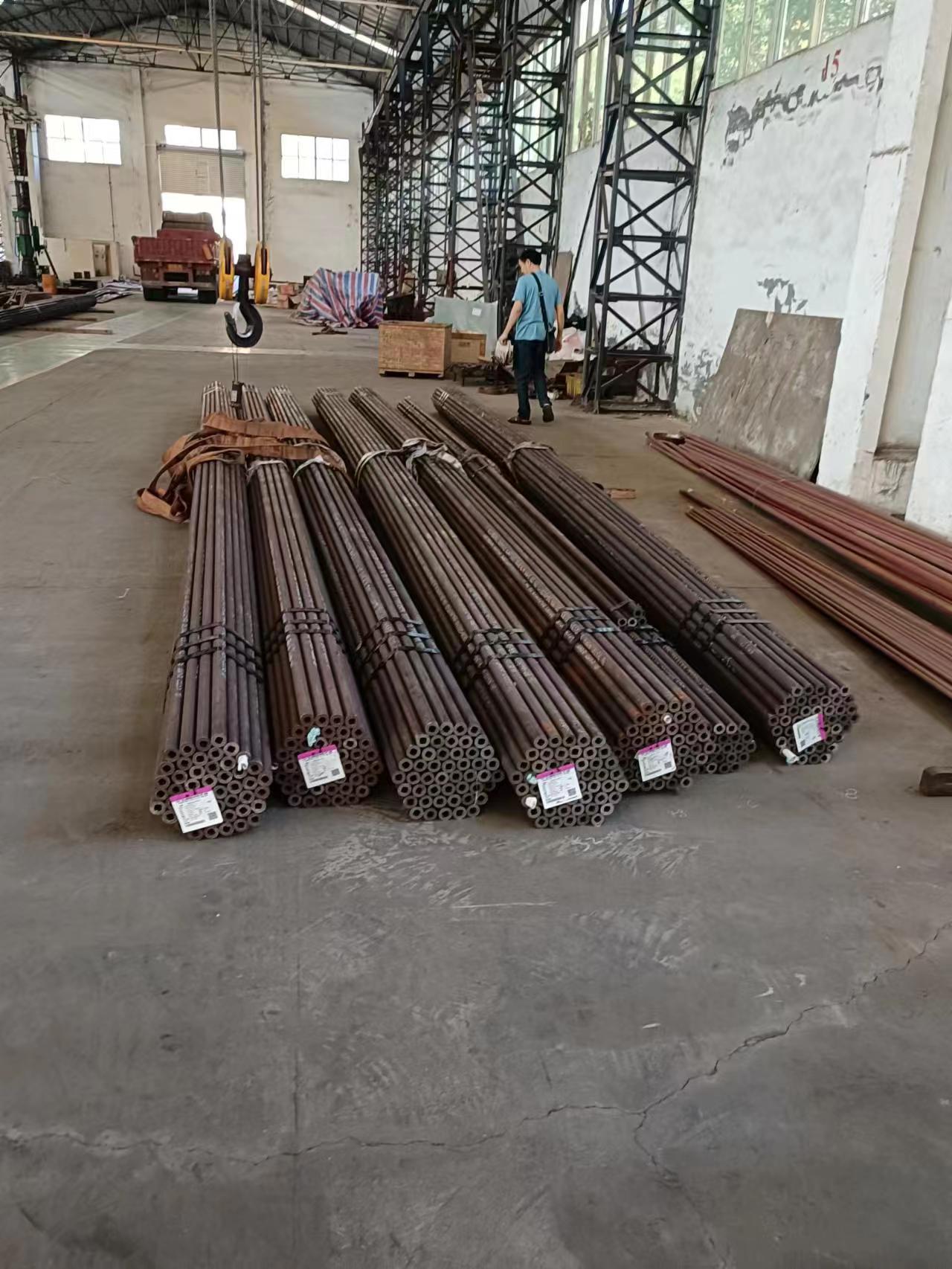 水冷壁前墻管屏\15CrMoG、Φ28.6×5.6mm（內(nèi)螺紋） L=6000mm管屏節(jié)距2×46mm