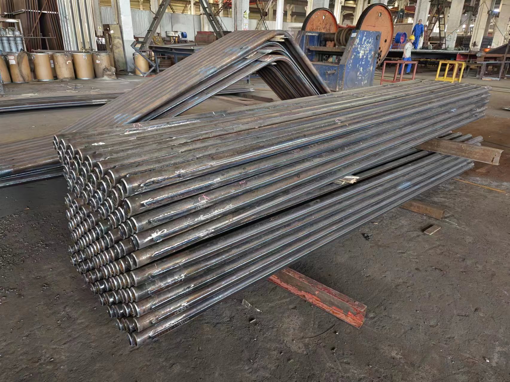 φ60.3×7.5\SA-210C 水冷壁帶鰭片內(nèi)螺紋管，帶鰭片。2）附質(zhì)量證明書，3）品牌：武鍋、東鍋、哈鍋選其一