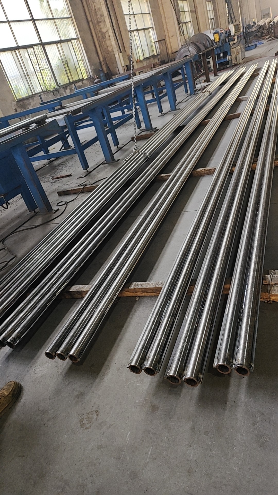 管排長度為6米，每件管排由10根管子組成，管子中心距為54mm，鰭片厚度為6.4mm